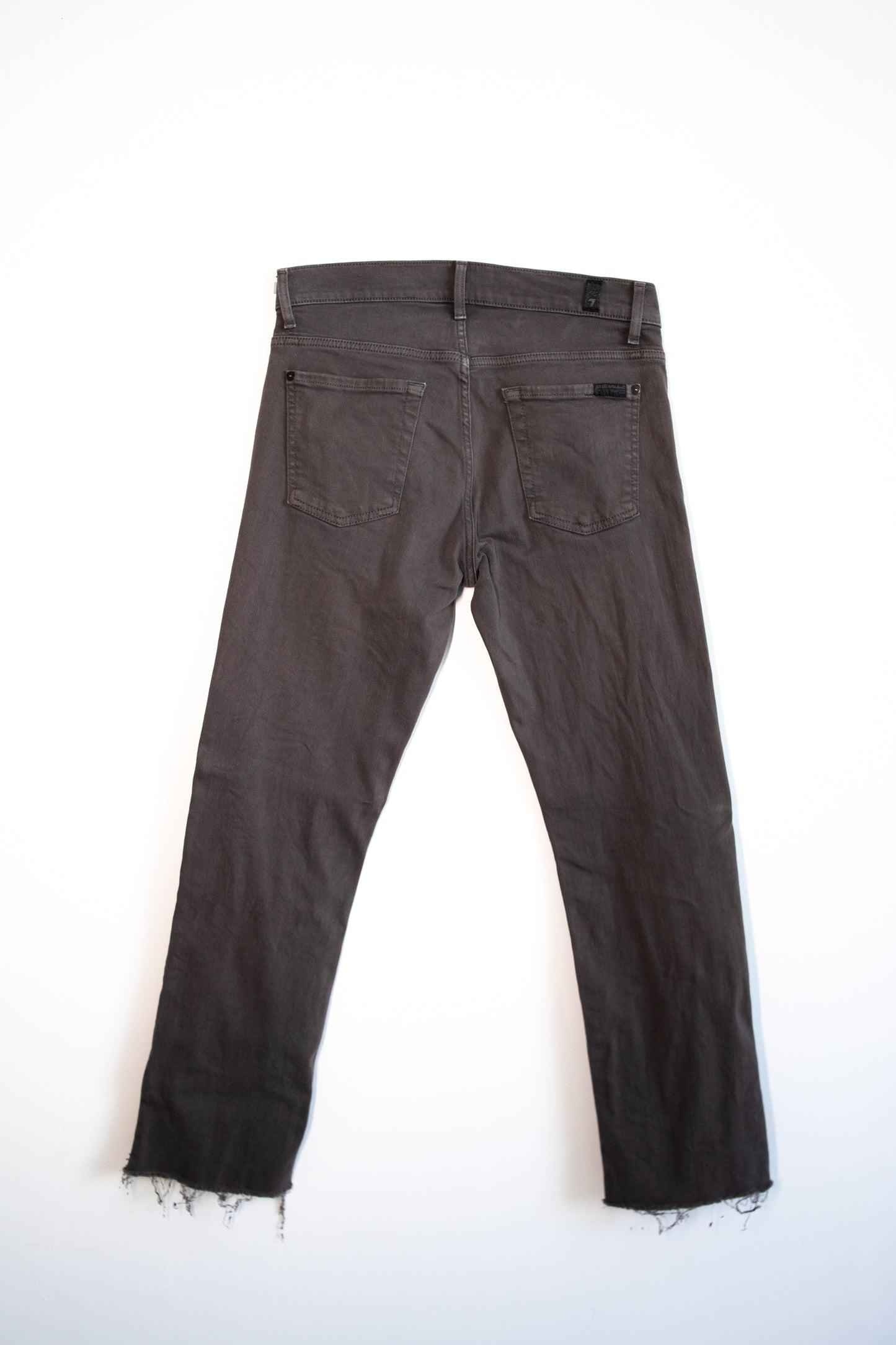 calça cinza for all mankind